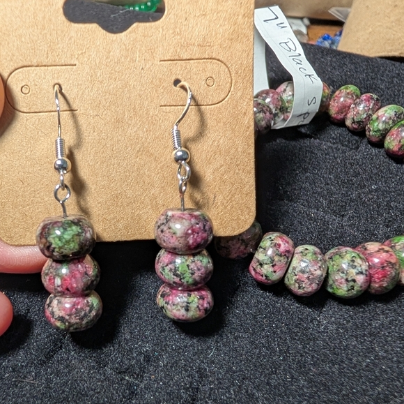 Black Spottel Quartz Earring And Bracelet Set - Picture 2 of 4